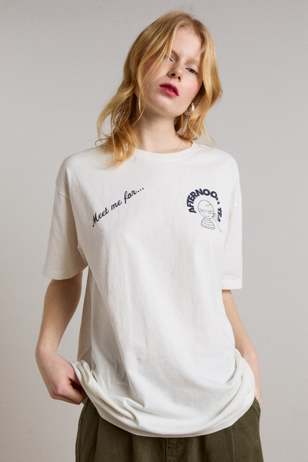 Damson Madder Afternoon Tea Boyfriend Tee - White