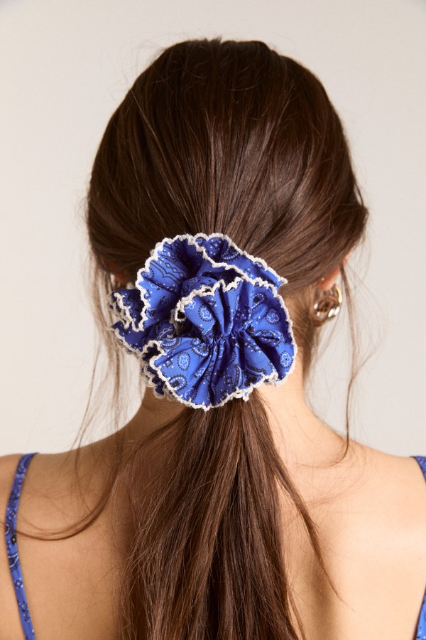 damson madder garter scrunchie - blue paisley