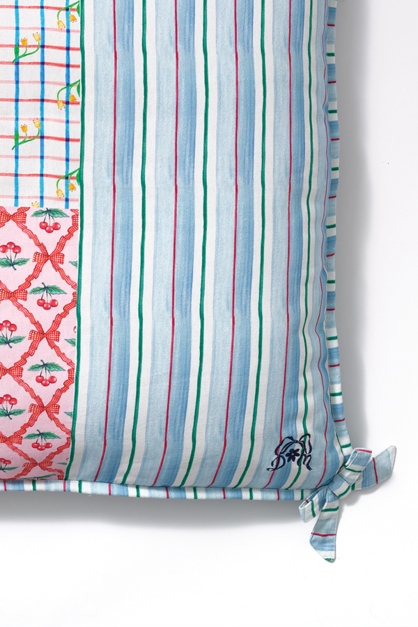Damson Madder Pet Bed - Patchwork Print