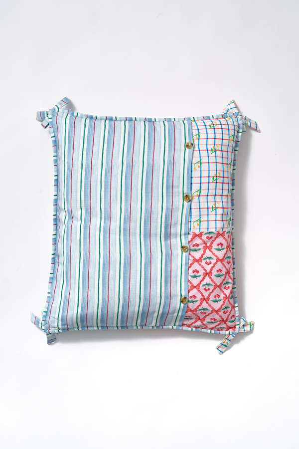 Damson Madder Pet Bed - Patchwork Print