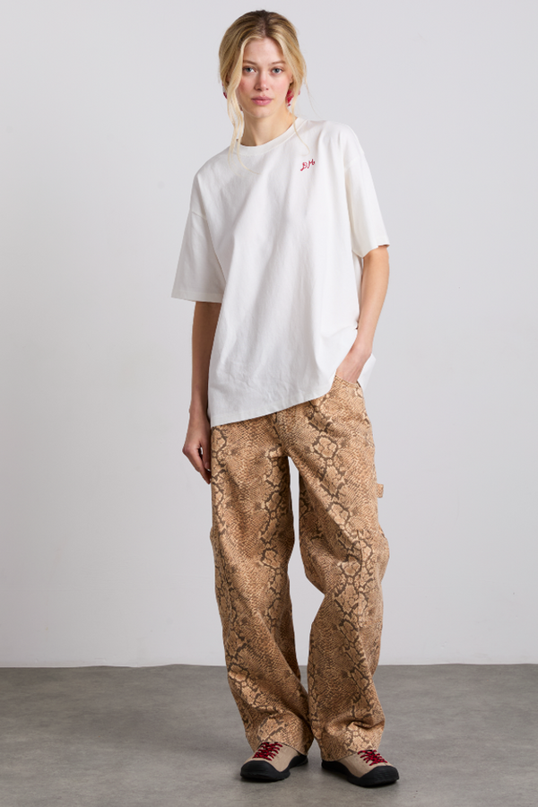 Damson Madder Shrimp Roll With Chips Boyfriend Tee - White