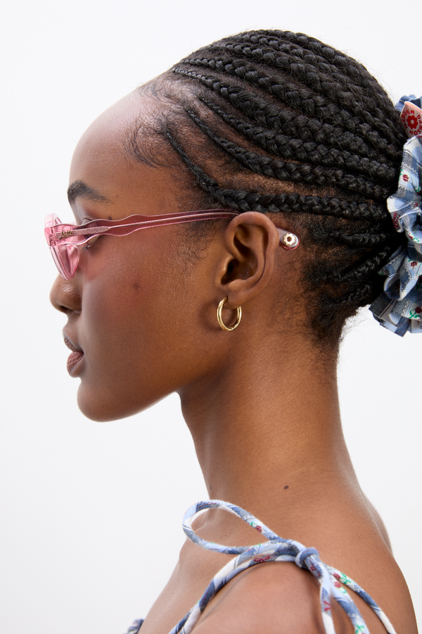 Damson Madder Slim Oval Sunglasses With Wavy Temple In Pink