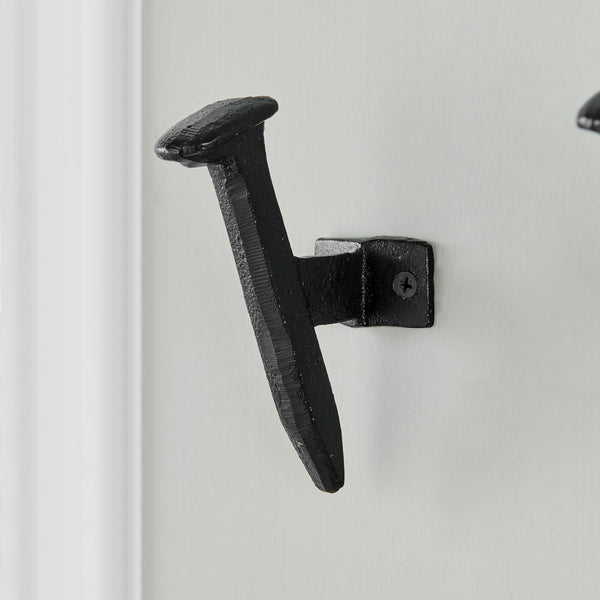 Danya B Black Cast Iron Industrial Railway Nail Head Decorative Wall Hooks (Set Of 6)