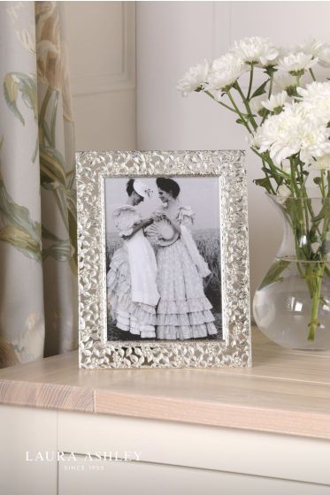 Där Lighting Laura Ashley Woolard Photo Frame Polished Silver 5