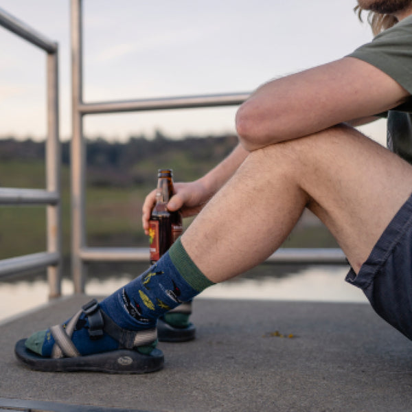 Darn Tough Men's Diver Crew Lightweight Lifestyle Sock-Last Chance