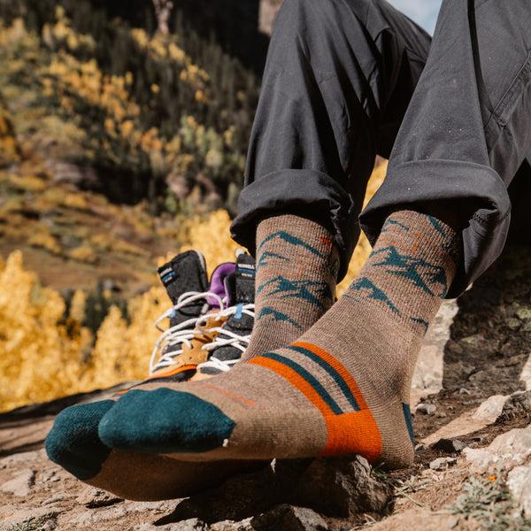 Darn Tough Men's Hike Hike Hut Micro Crew Midweight Hiking Socks