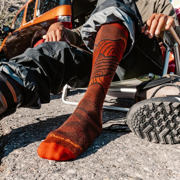 Darn Tough Men's Titan Over-the-Calf Lightweight Ski & Snowboard Sock-Last Chance