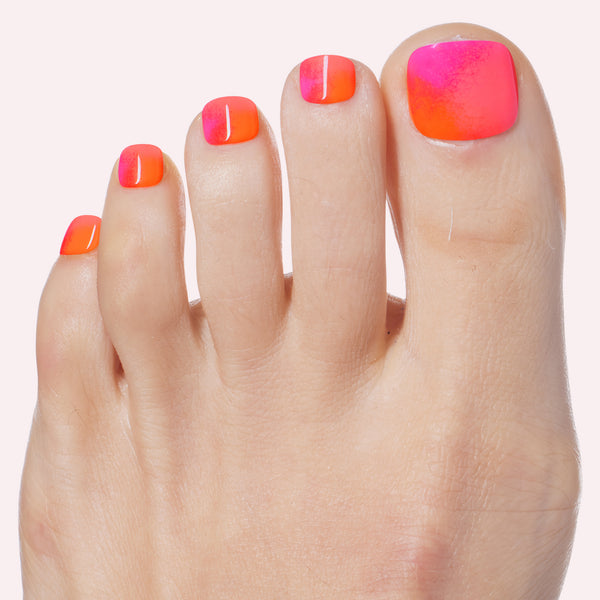 dashing diva Bella Bellini Magic Press Pedicure