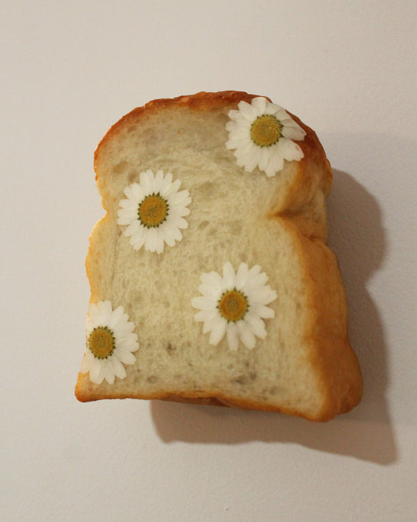 Dauphinette Daisy Milk Toast Lamp