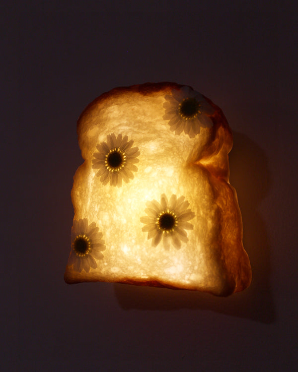 dauphinette Daisy Milk Toast Lamp