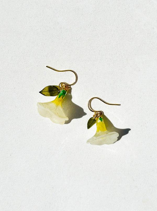 dauphinette Ivory Petunia (Single)