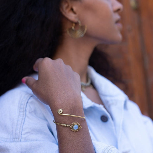 Daya Beholden Bracelet Pure Brass