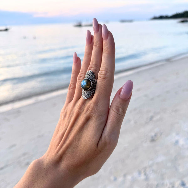 Daya Calla Ring Pure Brass