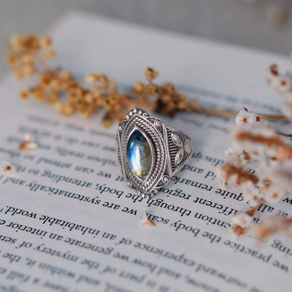 Daya Iris Ring Sterling Silver