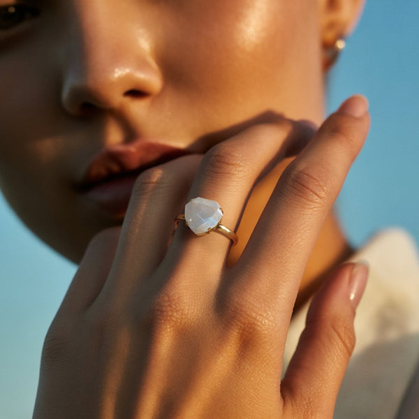 Daya Nura Moonstone Ring Pure Brass