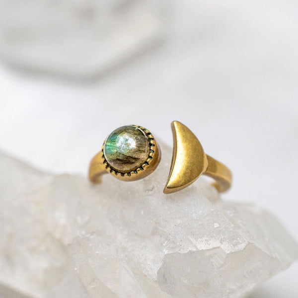 Daya Orbit Ring Labradorite