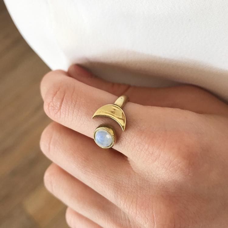 daya Orbit Ring Labradorite