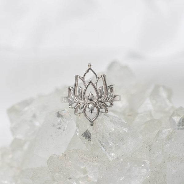 Daya Silver Padma Ring 7