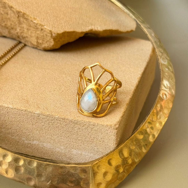 Daya Temple Ring 18K Gold