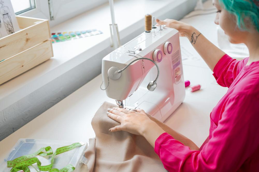 Daylight Company Sewing Machine Lamp