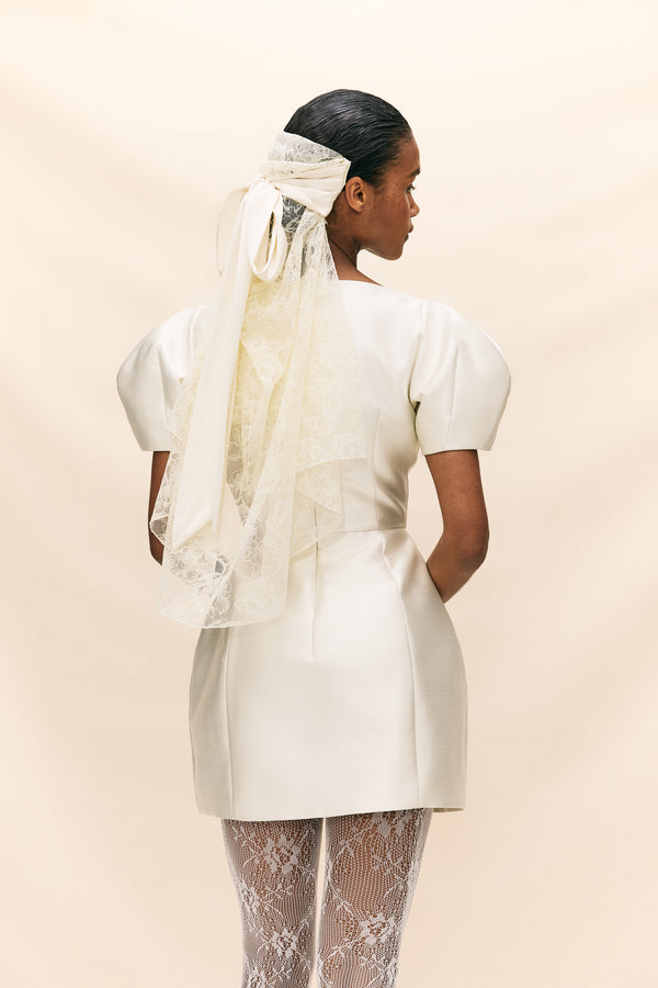 De La Vali SATIN BOW VEIL IN IVORY LACE (MADE TO ORDER)