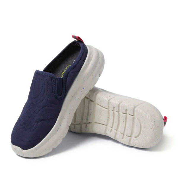 Dearfoams Women’s Findley ReGrind Lightweight Clog With Energy Return Technology