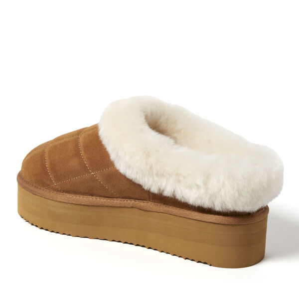 Dearfoams Women's Fireside By Dearfoams Bendigo Genuine Shearling Quilted Platform Clog