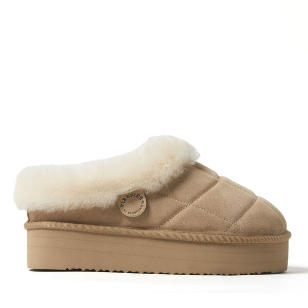 Dearfoams Women's Fireside By Dearfoams Bendigo Genuine Shearling Quilted Platform Clog