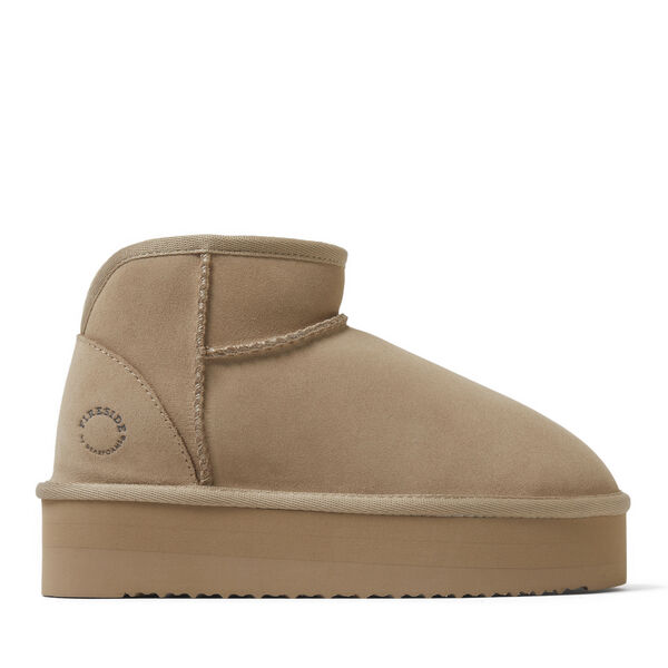 Dearfoams Women's Fireside By Dearfoams Kingston Genuine Shearling Platform Bootie