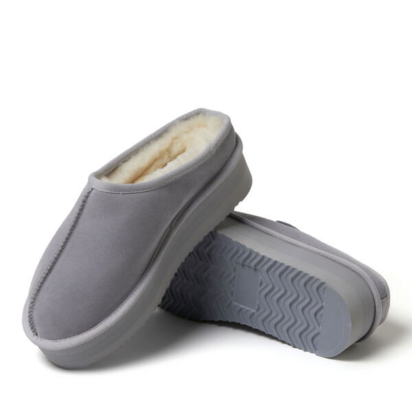 Dearfoams Women's Fireside By Dearfoams Queenstown Platform Genuine Shearling Clog