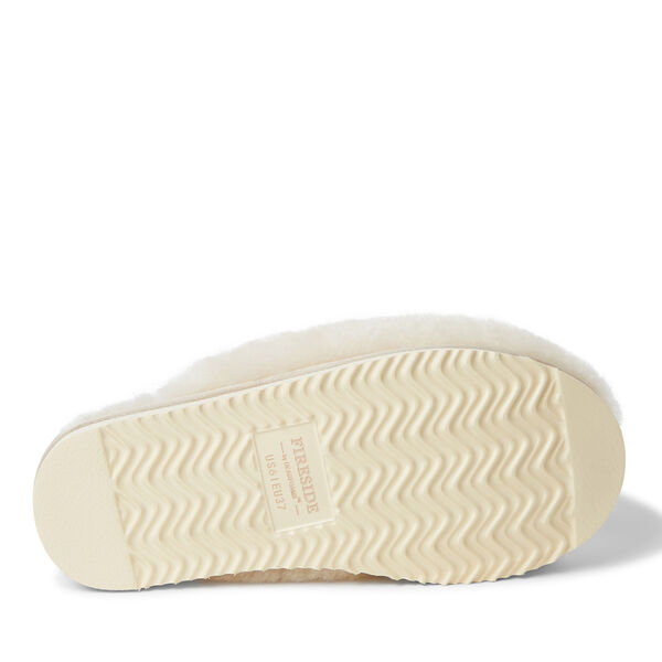 Dearfoams Women's Fireside By Dearfoams Shelly Beach Genuine Shearling Scuff