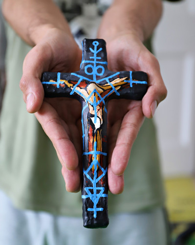 Decolife Crucified Illusions