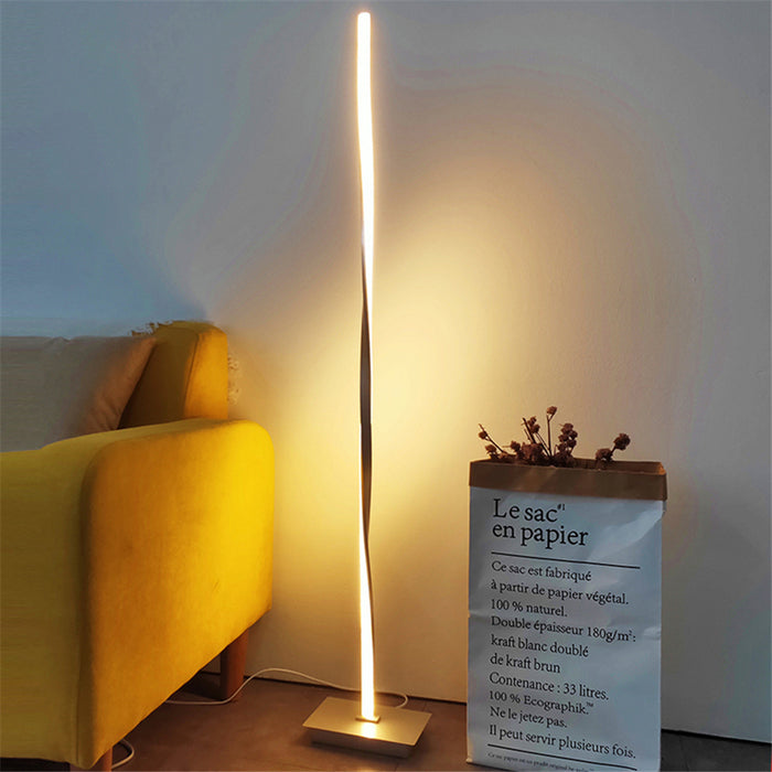 Decoramo Kofi - LED Twist Standing Lamp
