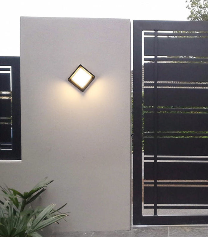 Decoramo Xavier - LED Patio Lamp