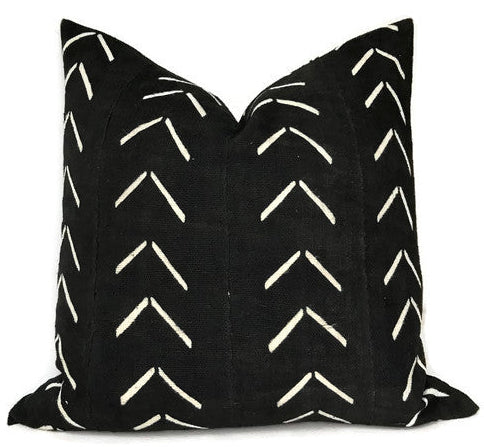 dekowe Chevron Print Arrow African Mudcloth Pillow Cover in Black