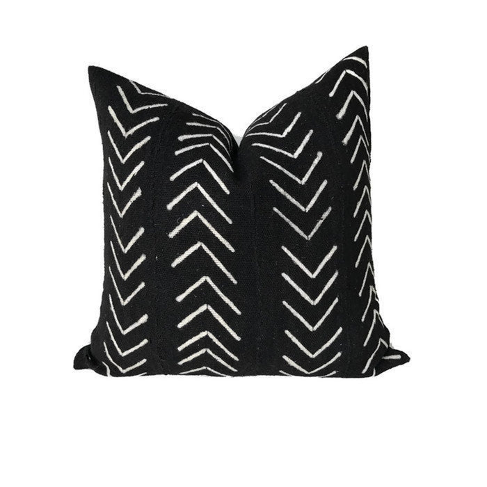 dekowe Chevron Print Mudcloth Pillow Cover in Black