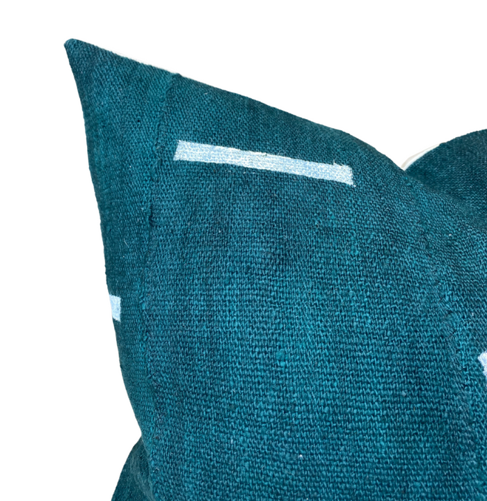 Dekowe Dashes Print Mudcloth Pillow Cover In Hunter Green