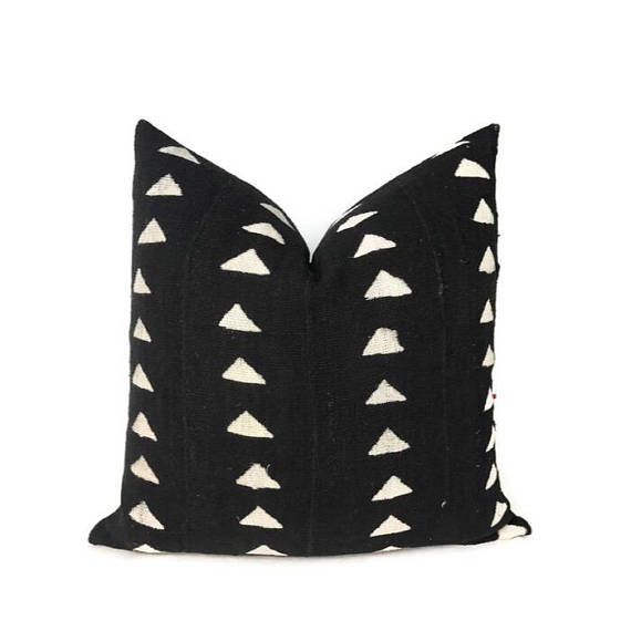 dekowe Arrow Print Mudcloth Pillow Cover in Black