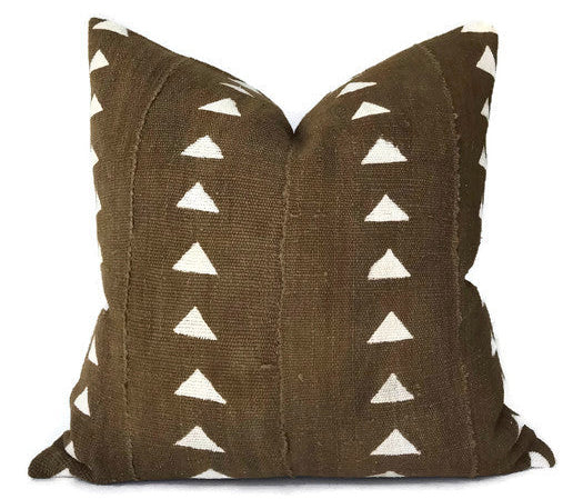 dekowe Arrow Print Mudcloth Pillow Cover in Olive