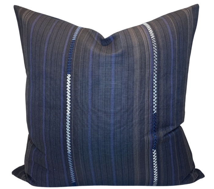 dekowe Barodo Pillow Cover in Navy Blue