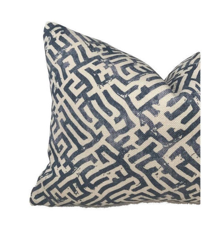 Dekowe Byant Pillow Cover In Blue