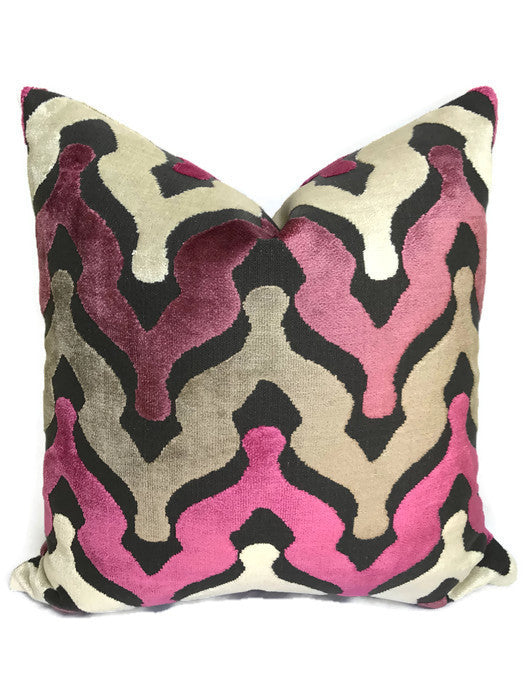 dekowe Crestwood Velvet Pillow Cover in Magenta