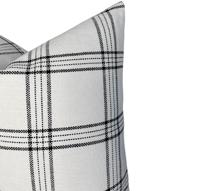 Dekowe Dundee Pillow Cover In Ivory And Black