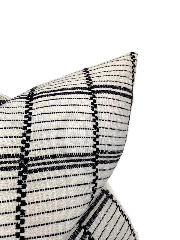 Dekowe Elliot Pillow Cover In Ivory