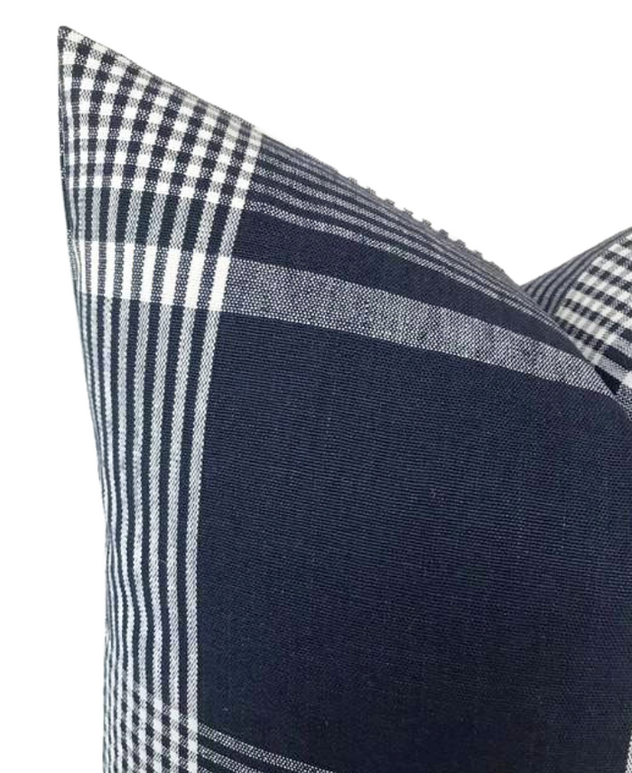 Dekowe Exodus Pillow Cover In Navy Blue