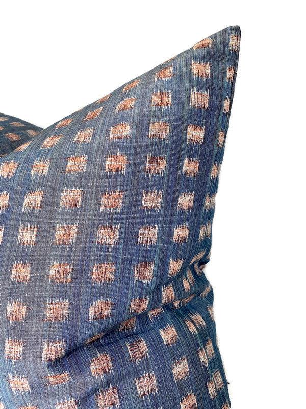 Dekowe Gridded Ikat Pillow Cover In Blue Pink