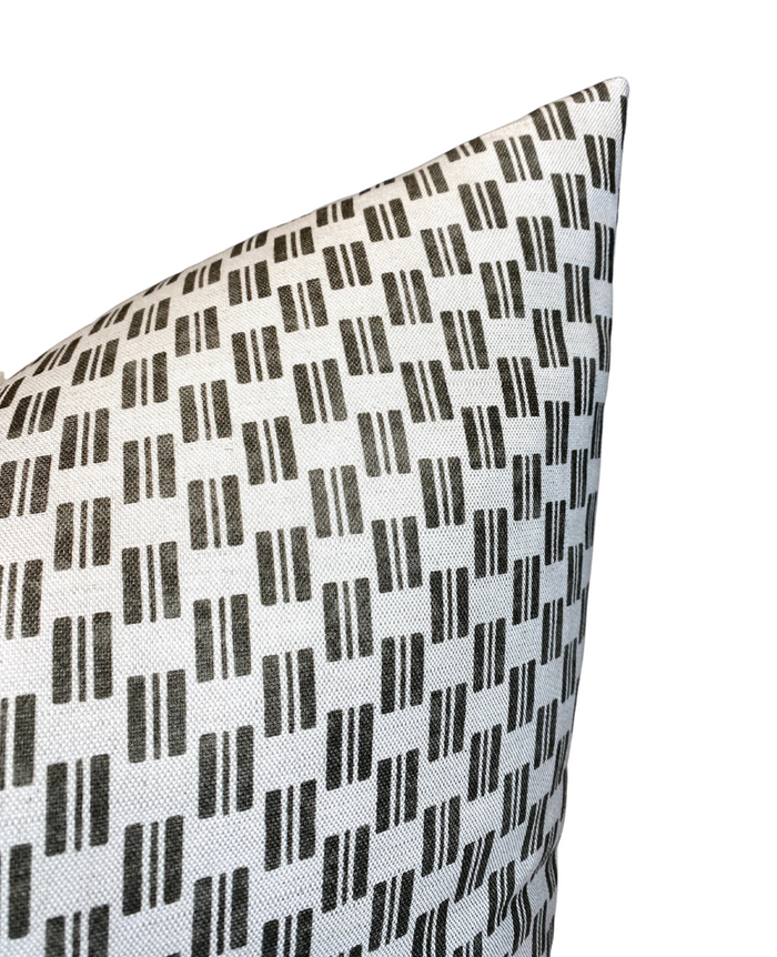 Dekowe Kasai Pillow Cover In Brown