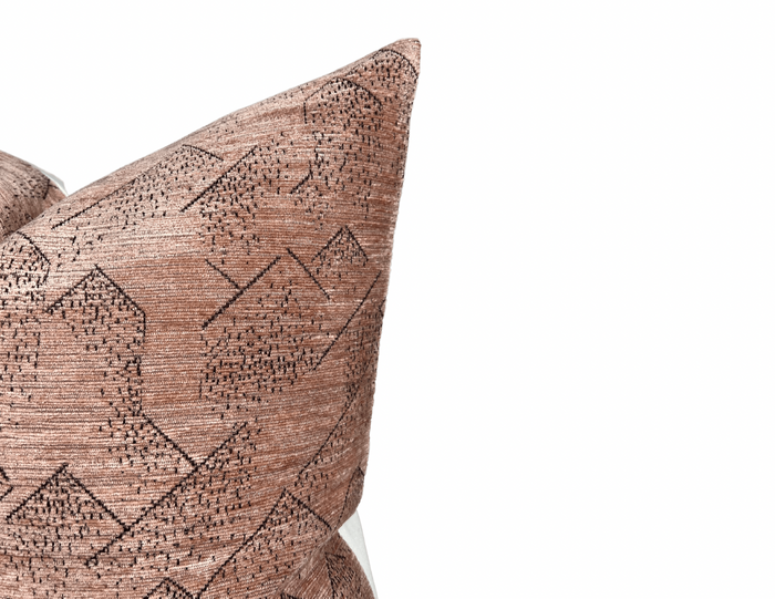 Dekowe Kelly Wearstler Brink Pillow Cover In Rose