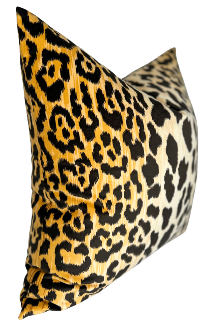 Dekowe Leopard Velvet Pillow Cover