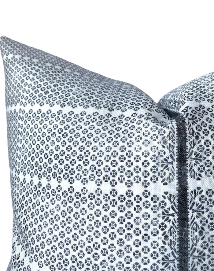 Dekowe Madu Pillow Cover In Kohl